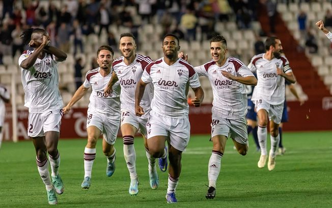 El Albacete Balompié consigue una importante victoria tras vencer al Real Oviedo en el Belmonte (1-0) - Noticias de Albacete - La Cerca